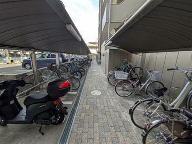 敷地内駐輪場の様子。