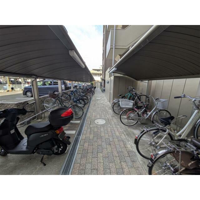 敷地内駐輪場の様子。