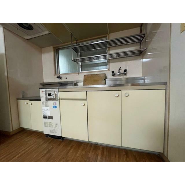 窓付きのキッチンなので換気も楽です♪