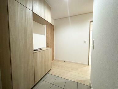 明るい玄関です