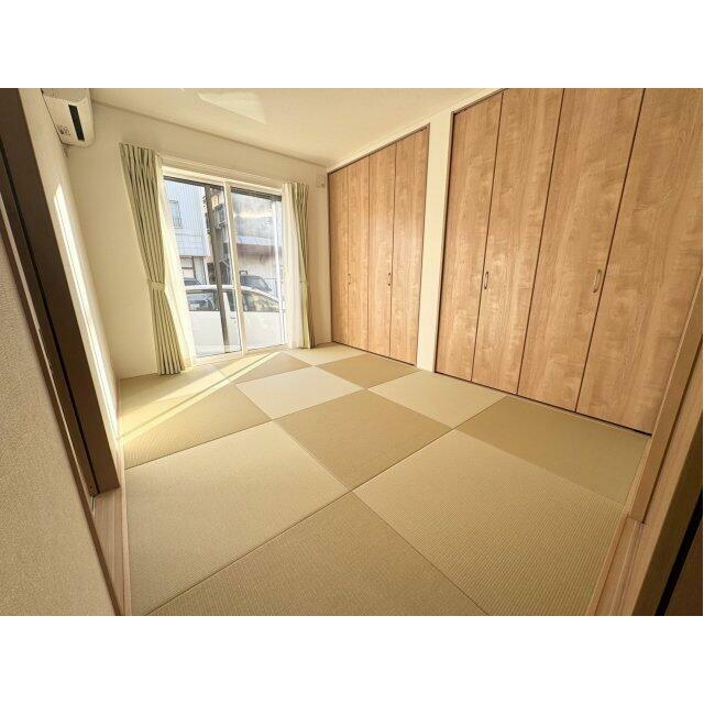 落ち着いた雰囲気の和室付きです