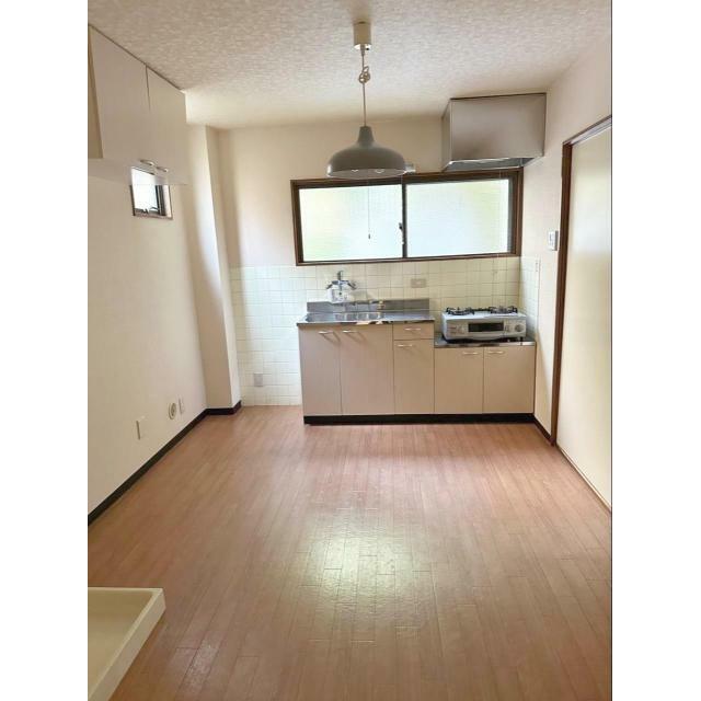 7.5帖のダイニングキッチンです