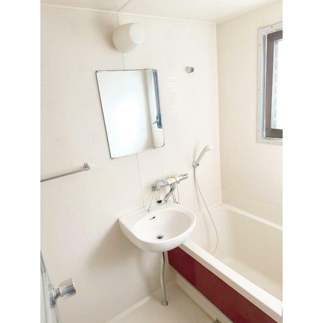 シャワー付きユニットバス