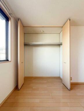 洋室収納(2)