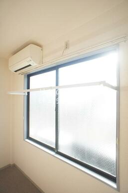 室内物干し用金具付！日中の外出や雨の日のお洗濯に便利☆