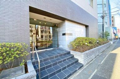 24時間セキュリティシステムを導入しており、安心です。