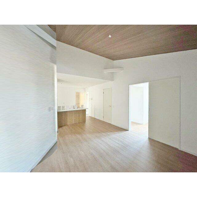 対面式キッチンの為、料理中も会話が楽しめます。※施工例