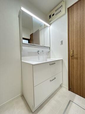 独立洗面台　新品交換済