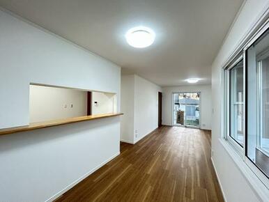 「LDK」別の角度からのお写真です。