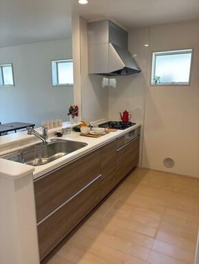 コンロ数が増えると手の込んだ料理に思わずチャレンジしてみたくなる！？（2号棟）