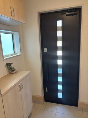 家の外と中をつなぐ要所だからすっきり心地よく整えたい（2号棟）