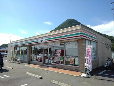 セブンイレブン丸亀飯山町川原店