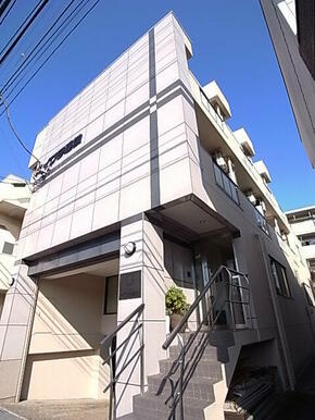 遮音性の高い鉄筋コンクリート造３階建て
