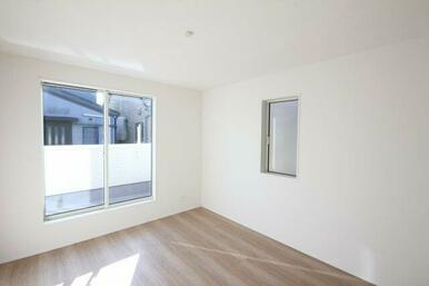 二面彩光でお部屋が明るいです