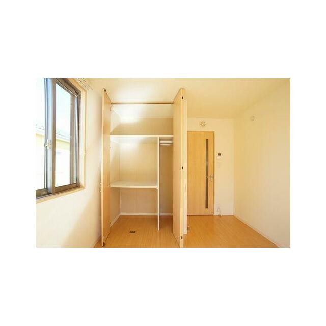 収納は棚付きでございます