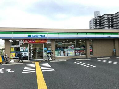 ファミリーマート　戸田公園店