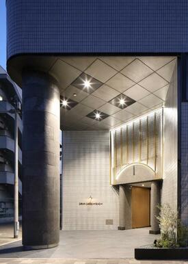 ピロティ（夕景）