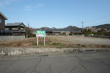 ＊新居浜市船木　売土地です＊　現況渡し