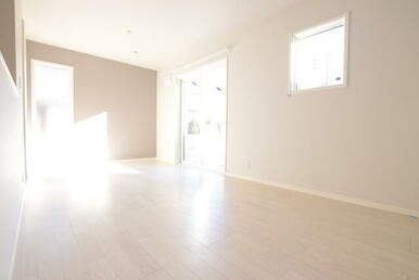 【参考写真】1階のリビングです♪