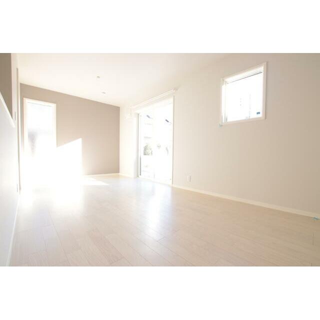 【参考写真】1階のリビングです♪