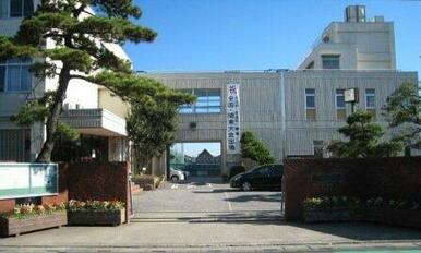 戸塚中学校 600m