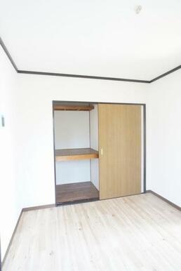 床はフローリング調クッションフロア♪