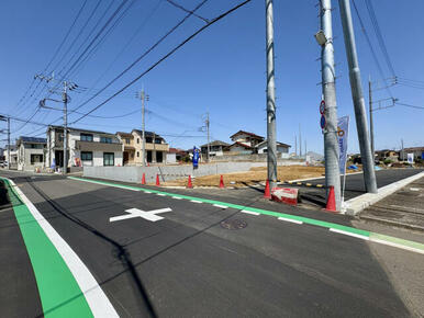 【前面道路を含む現地土地写真】