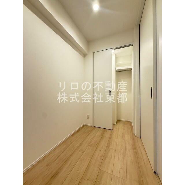 個室感のある洋室☆窓から暖かな日差しが入ります♪