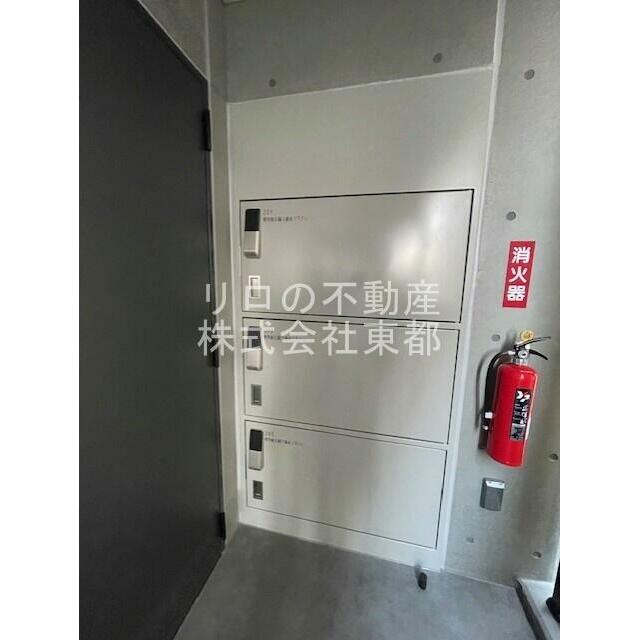 通販の受け取りも楽々な宅配BOX付きです♪