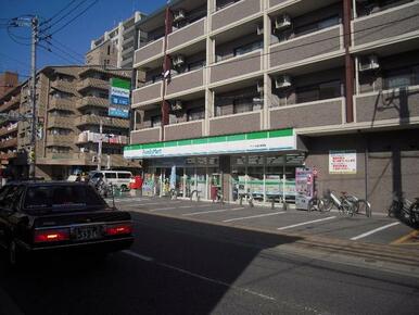 ファミリーマートマツハヤ姪浜駅南店