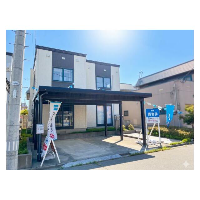 外観（南西より撮影）、基礎塗装、屋根張替しました。