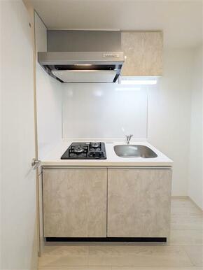 （参考）５０２号室〈Ｗｈｉｔｅ〉　キッチン　同タイプになります