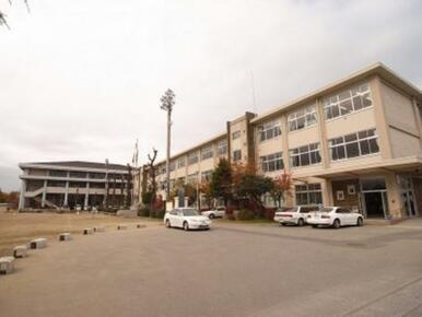 宮の原中学校　2642ｍ/徒歩34分、車7分