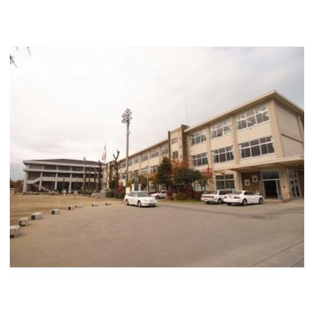 宮の原中学校　2642ｍ/徒歩34分、車7分