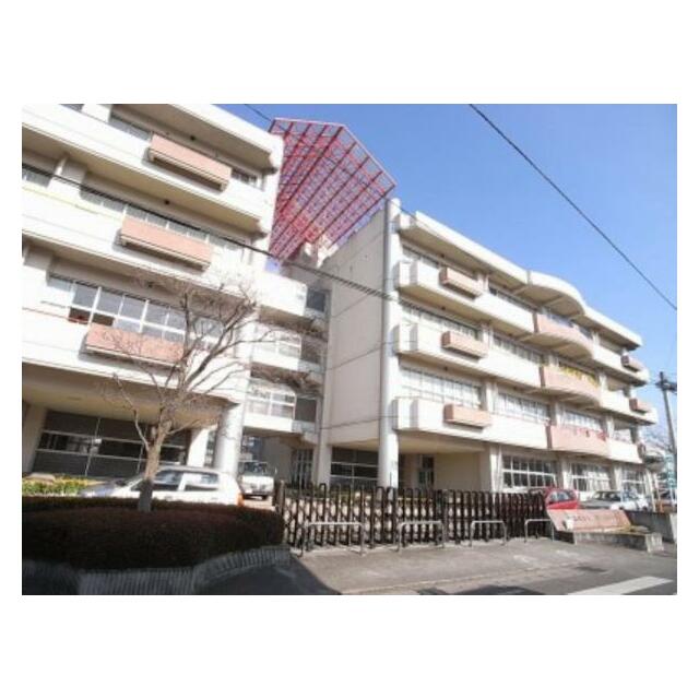 富士見小学校　847ｍ/徒歩11分、車3分