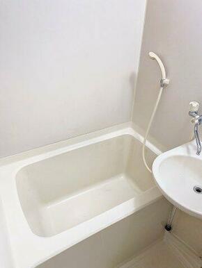 ※同建物ほかのお部屋の写真です。