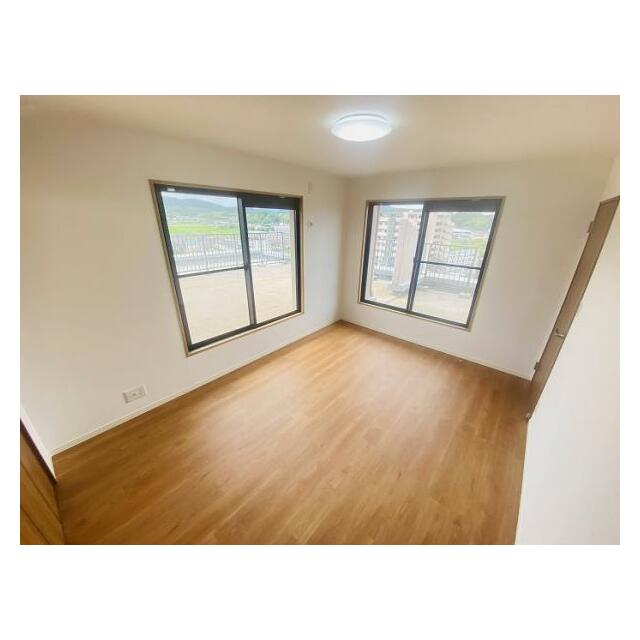 2階東側約8.0帖洋室（3）