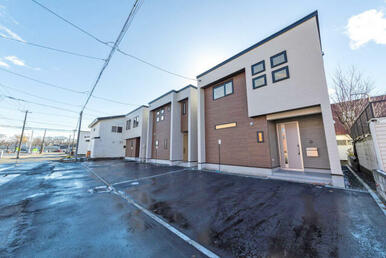 外観（(1)(2)(3)号棟）