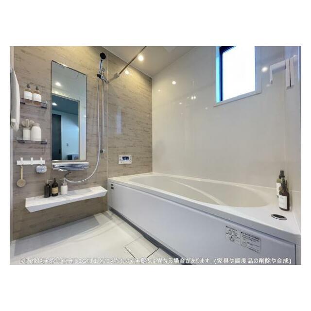 フラットでお掃除楽々な物置台！可動式シャワーフックで高さの調節も自由自在です＾＾