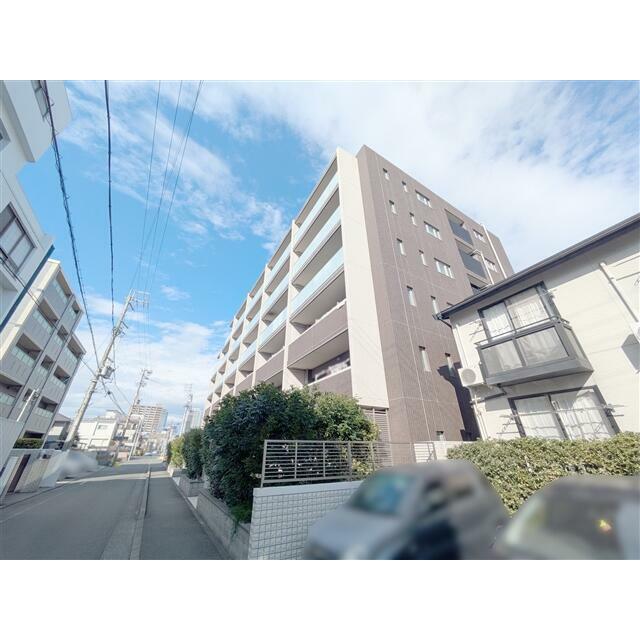 南側からの外観です。日当たりも良好です。