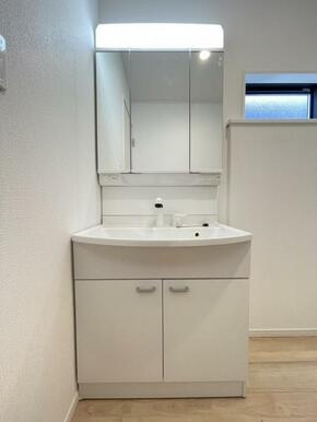 水が流れやすく汚れがたまりにくい設計でお手入れもらくらくです！