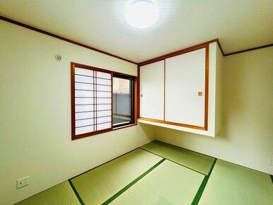 「１階納戸」別角度からのお写真です。約５．１帖のお部屋になっております。