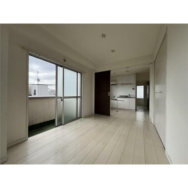 ６．０帖洋室（角部屋、２面採光）