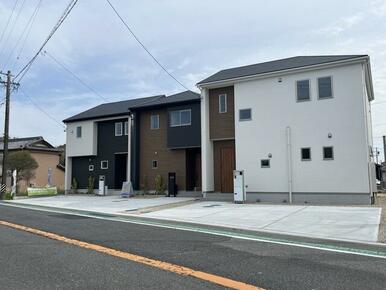 右から１号棟２号棟３号棟