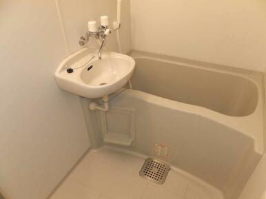 現況は部屋によって異なります。