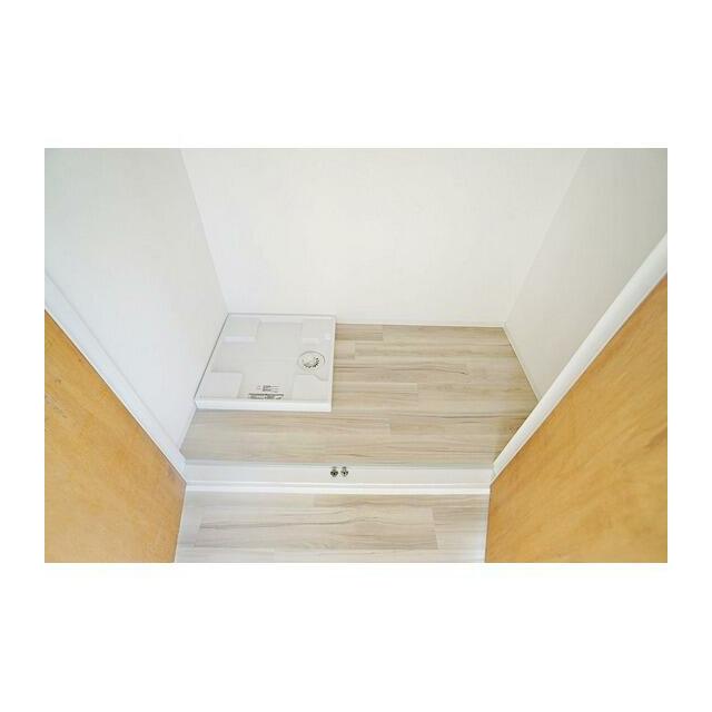 室内洗濯機置場と収納スペース