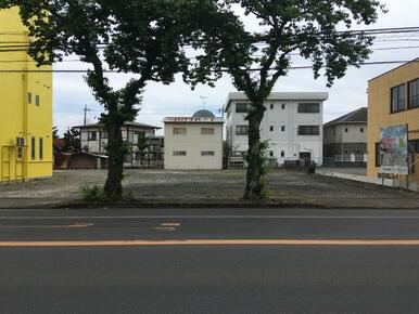 ＪＲ下館駅から徒歩５分、徒歩圏にスーパーマーケット、コンビニ、銀行、ホームセンタ－、便利な好立地