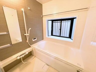 「浴室」ハウステック製の新品交交換済みの浴室は、1坪タイプです。