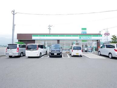 ファミリーマート 東脊振インター店