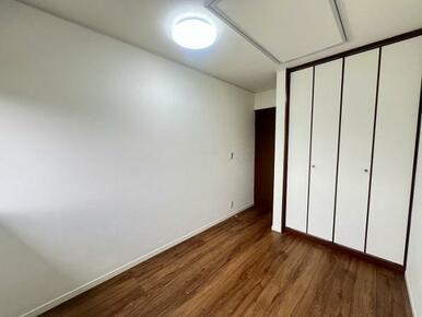 2階東側中洋室別角度から